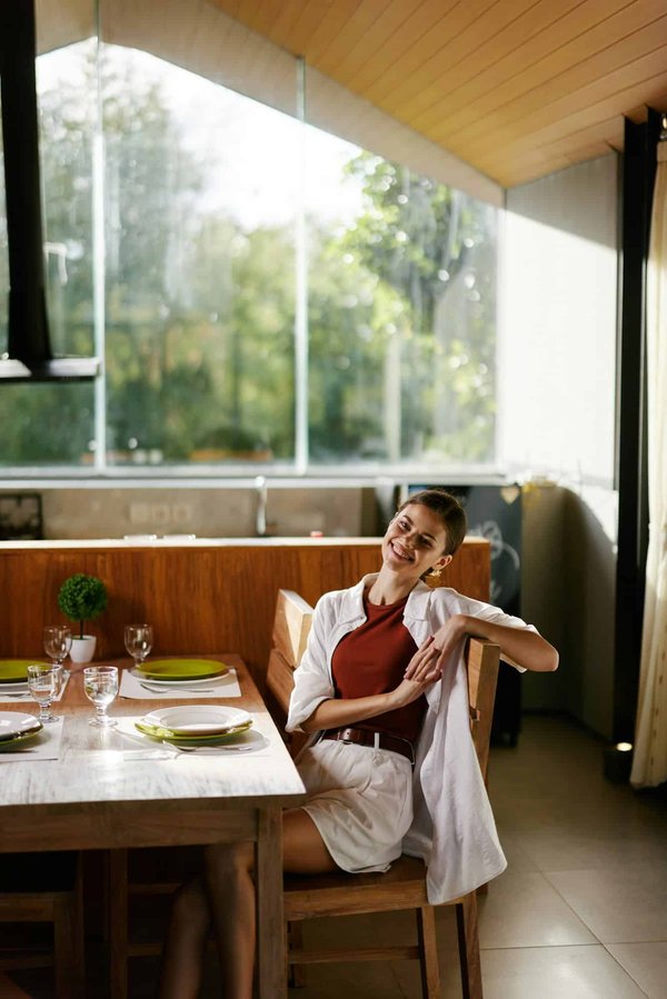 Can You Style a Graphic Pencil Skirt for an Editorial Office without Overpowering Your Look?