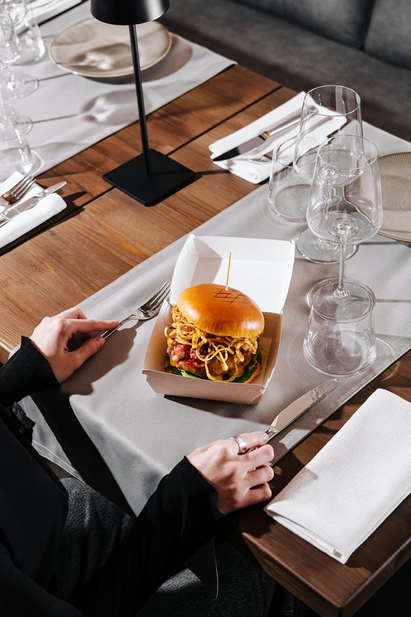 How to Choose an Elegant Silk Scarf for Enhancing a Corporate Uniform?